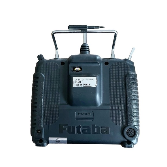 Futaba Skysport 6A (FP-T6VA) Airplane Radio Controls - Picture 4 of 5